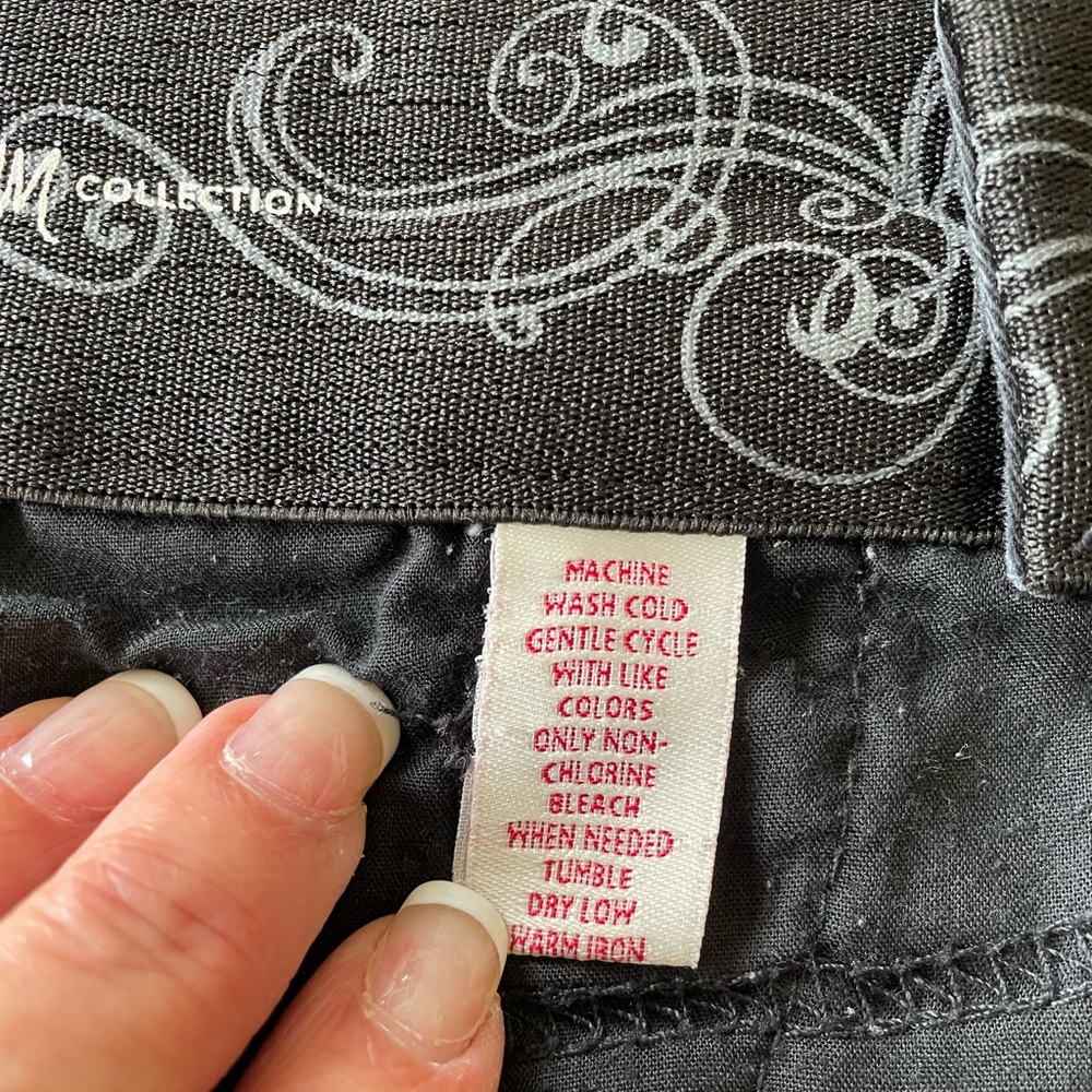 M COLLECTION BLACK CAPRI PANTS Size 14W Plus Size Solid Color Neutral - Picture 7 of 9
